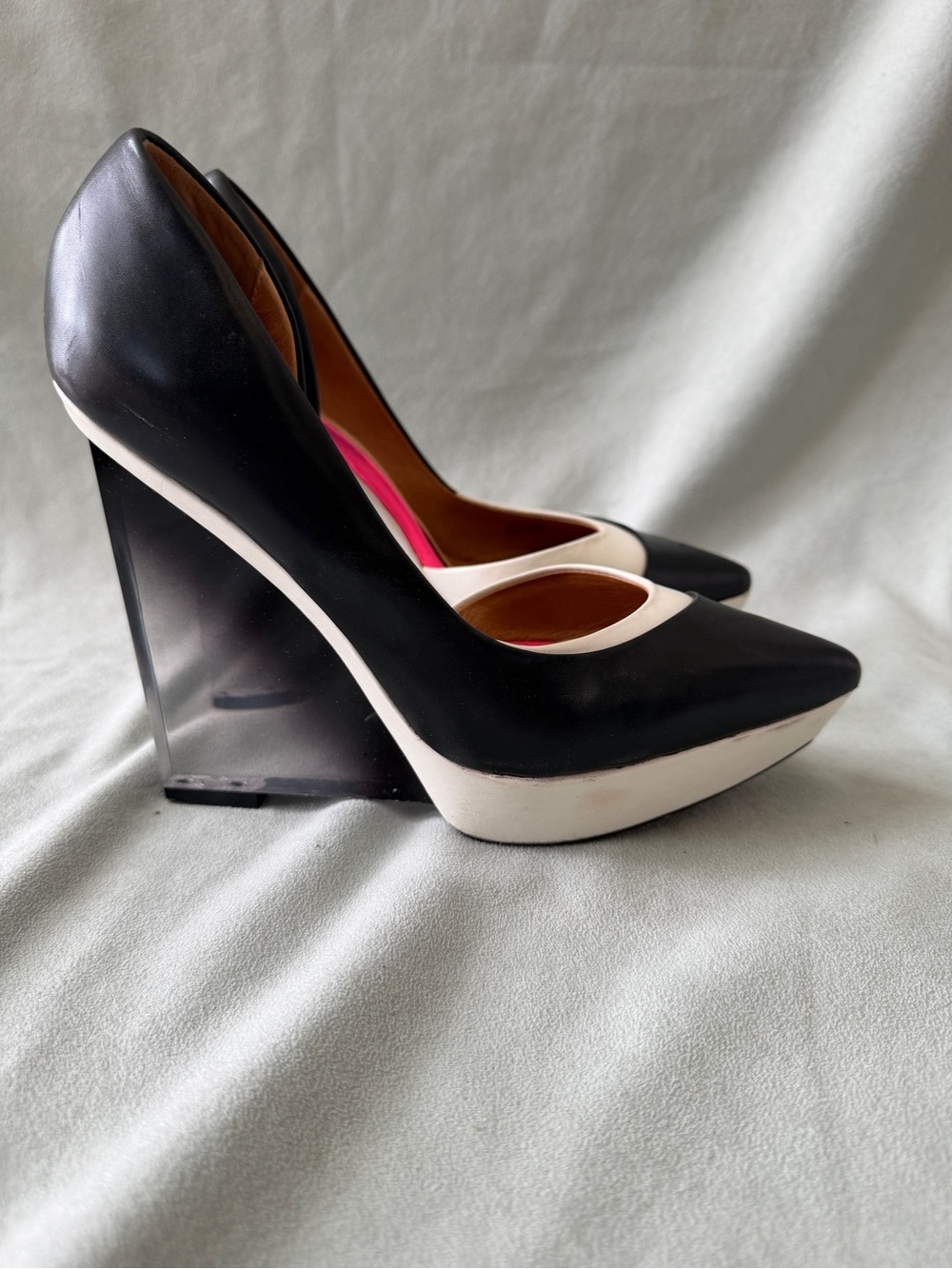L.A.M.B. Connor Wedge Platform Pumps With Acrylic Heels Size 6.5 M - Picture 5 of 9